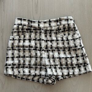 Zara Women's Preppy Black and White Tweed High-waisted Shorts